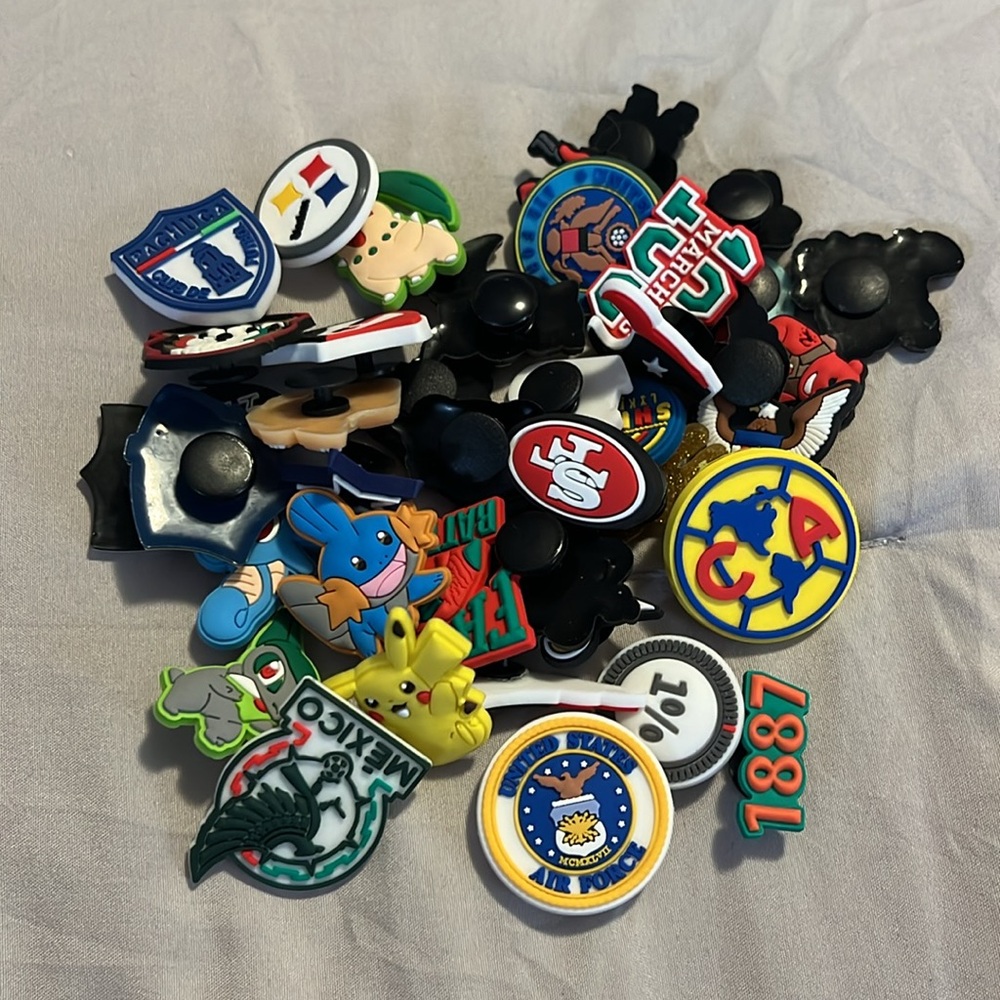 Bulk croc shoe charms (41)